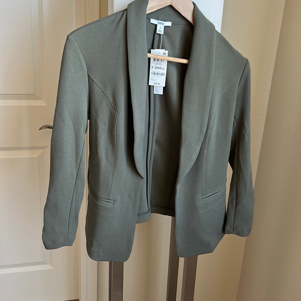 NWT Macy’s Bar III 3/4 sleeve blazer olive green XS